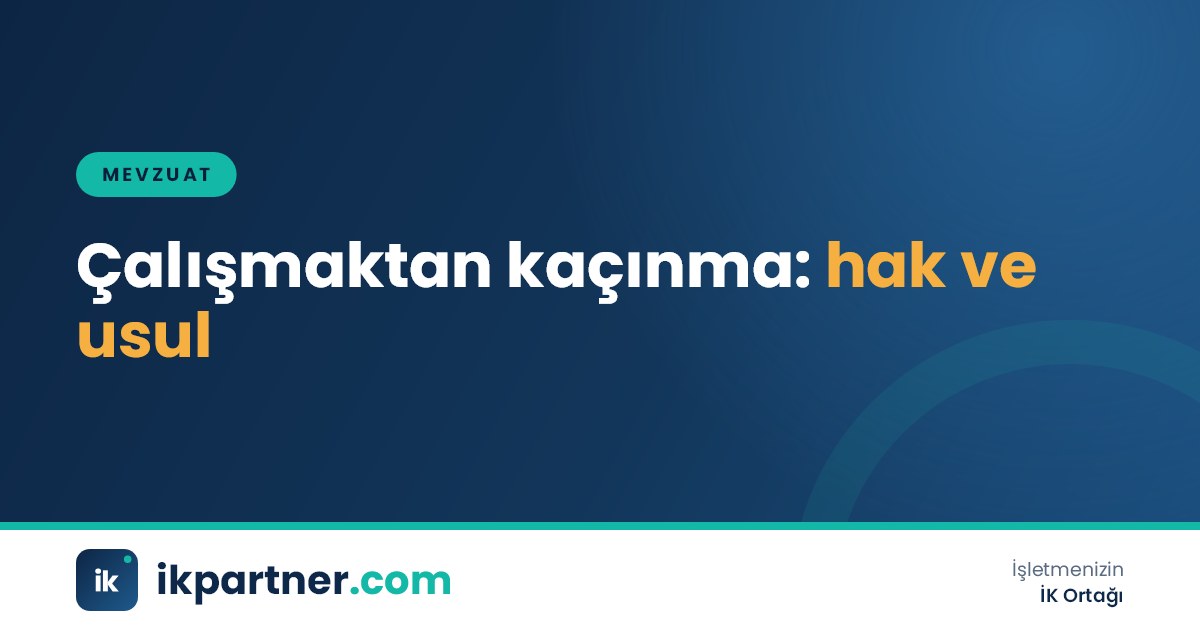 Hasarlı bir iskelenin önünde durarak amirine tehlikeyi gösteren çalışan ve tutanak tutan yönetici