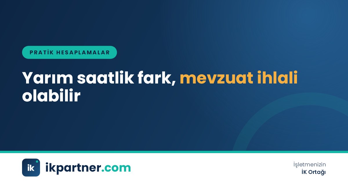 Fabrika dinlenme alanında çay molası veren çalışanlar ve duvarda vardiya çizelgesi