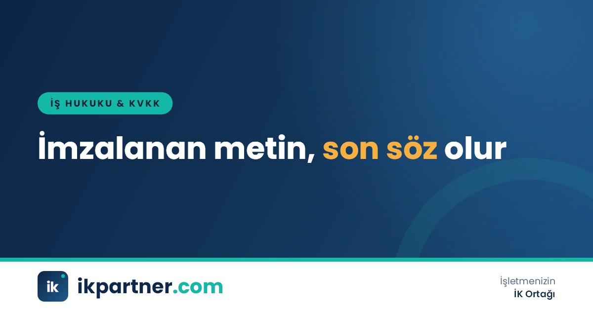 Arabulucu, işveren temsilcisi ve çalışanın imzaladığı anlaşma belgesinin masadaki görüntüsü
