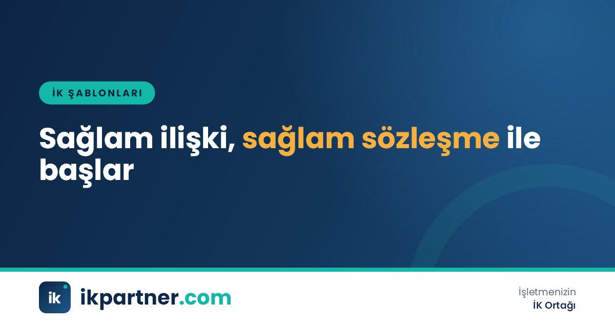 Masada imzalanmayı bekleyen iş sözleşmesi, yanında kalem ve şirket kaşesi bulunan ofis görüntüsü