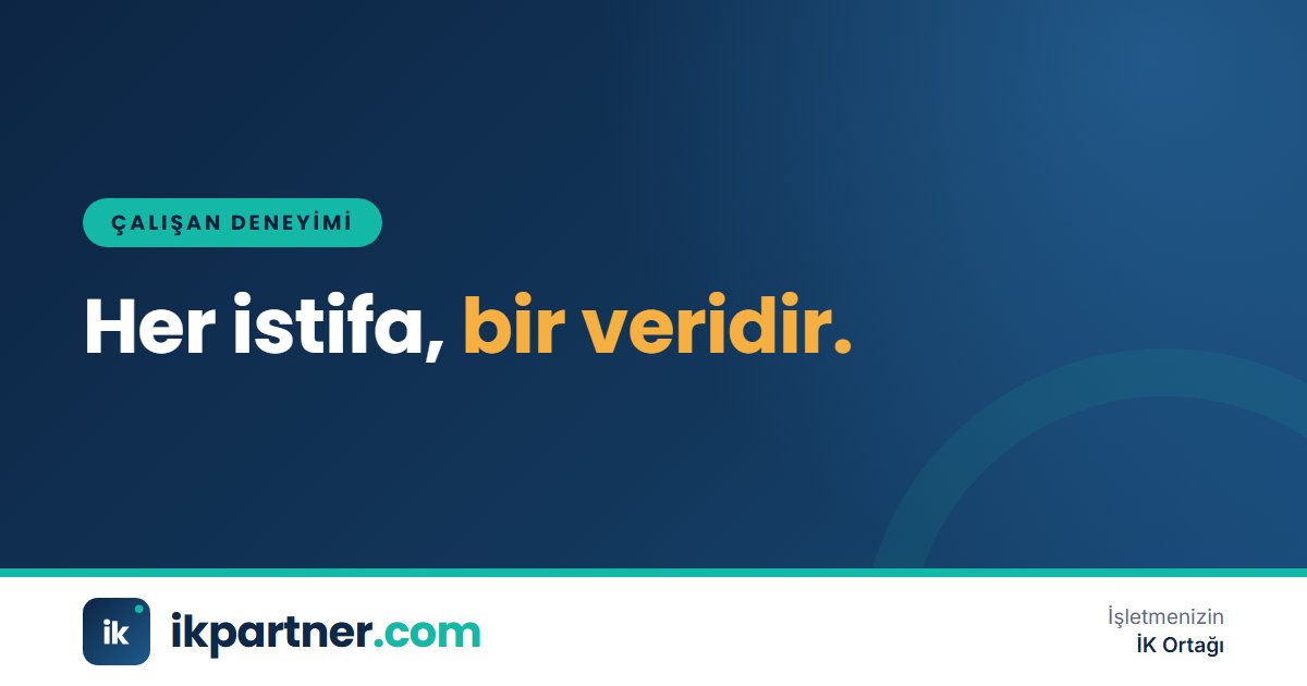 Masasındaki kişisel eşyalarını bir kutuya yerleştiren ve ofisten ayrılmaya hazırlanan bir çalışan