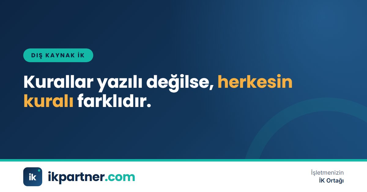 Açık duran bir çalışan el kitabı ve yanında not alan bir yeni çalışanı gösteren kapak görseli