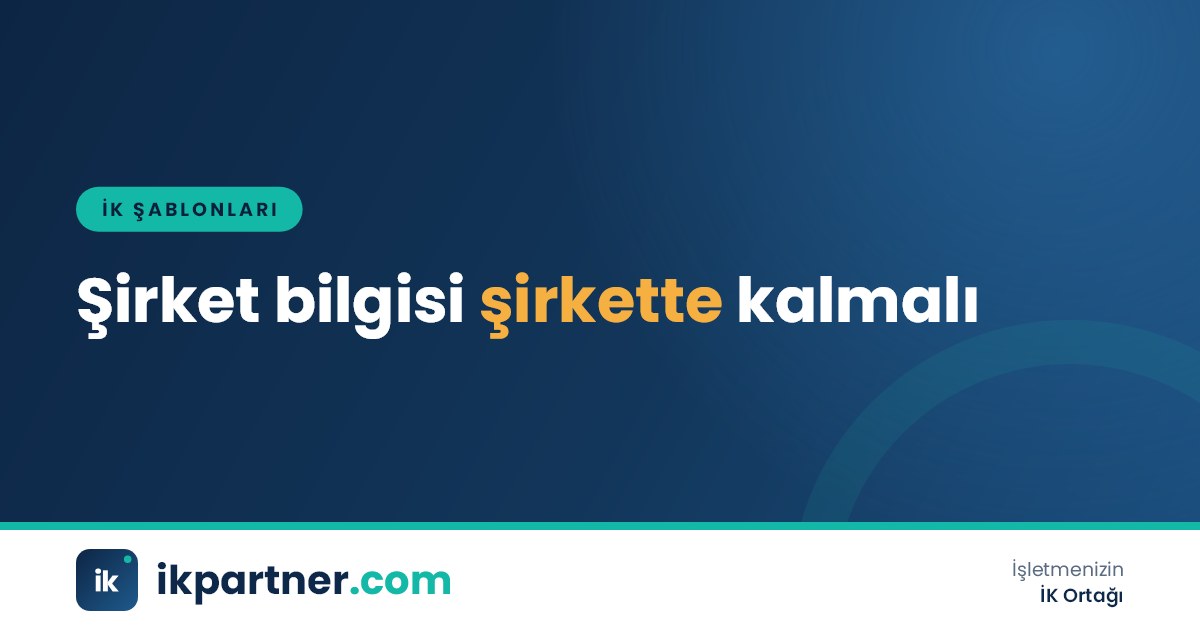 Üzerinde gizli ibaresi bulunan klasör ve imzalanmış çalışan gizlilik sözleşmesi bulunan masa