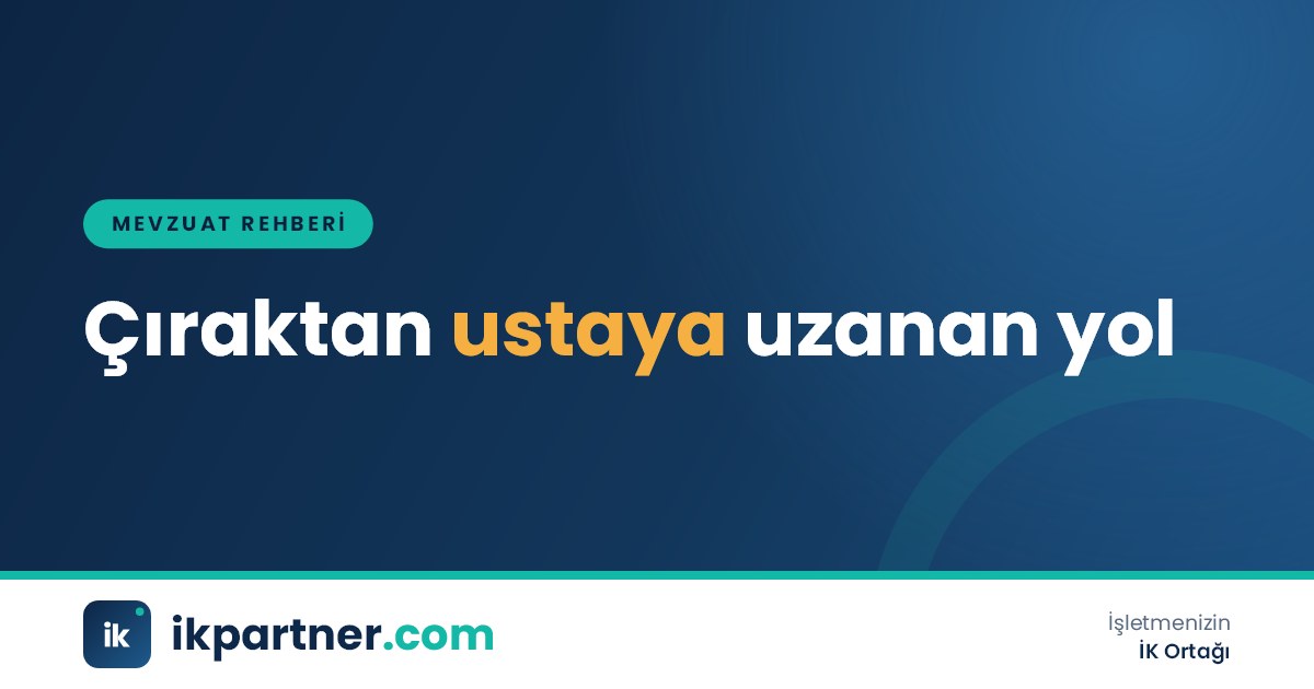 Mobilya atölyesinde bir ustanın yanında ahşap işleyen genç bir çırak