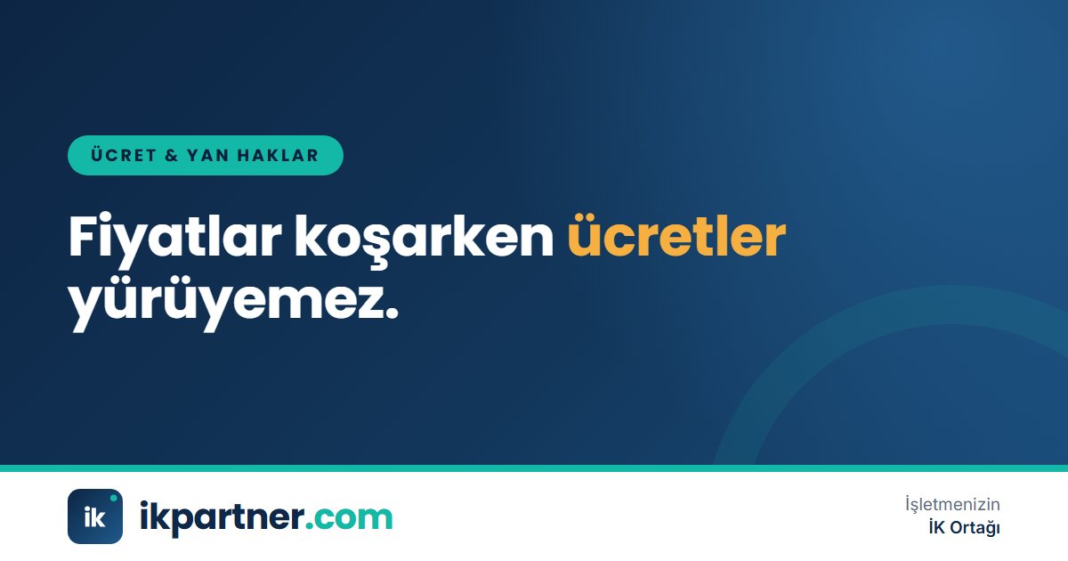 Market fişleri ve maaş bordrosunu yan yana inceleyen endişeli bir çalışan