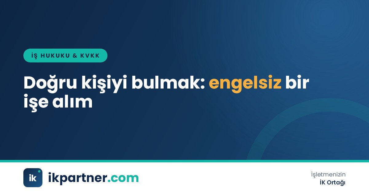 Tekerlekli sandalyeli bir adayın erişilebilir toplantı odasında mülakata katıldığı sahne