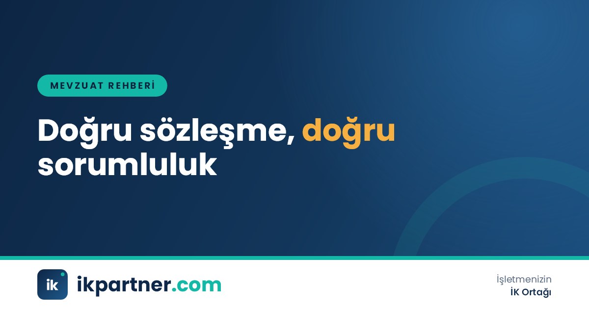 Masada yan yana duran üç farklı sözleşme metni ve bunları karşılaştıran bir hukuk danışmanı