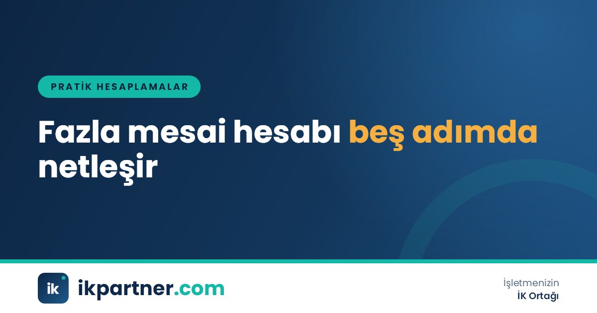 Hesap makinesi, puantaj çizelgesi ve maaş bordrosunun bulunduğu çalışma masası