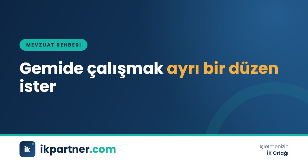 Köprüüstünde vardiya tutan bir zabit ve arka planda açık deniz manzarası