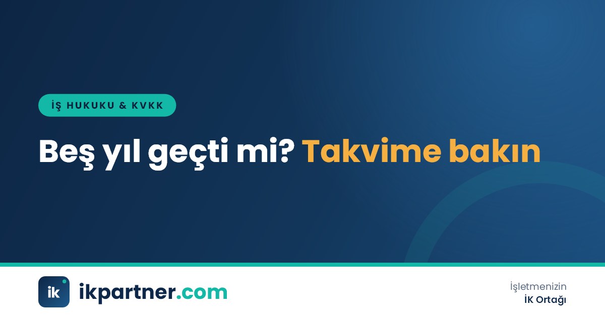 Takvim, eski bordrolar ve hesap makinesiyle zamanaşımı sürelerini kontrol eden İK uzmanı