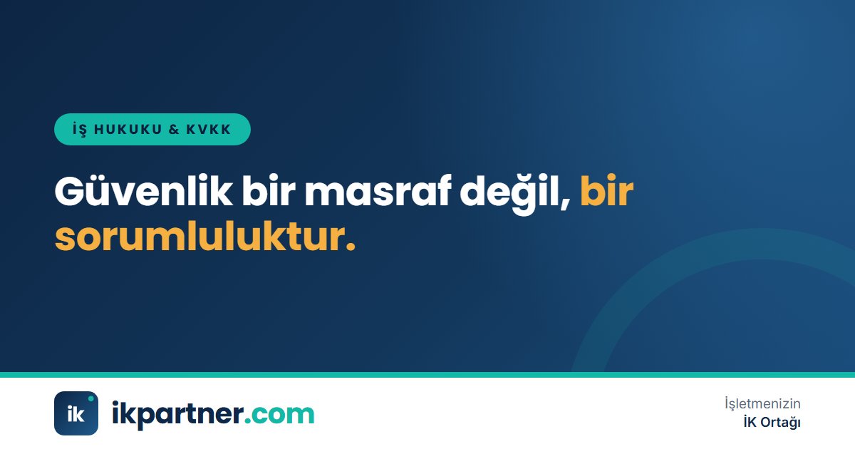 Baret ve yelek giymiş çalışanların güvenli bir iş ortamında çalıştığını gösteren görsel
