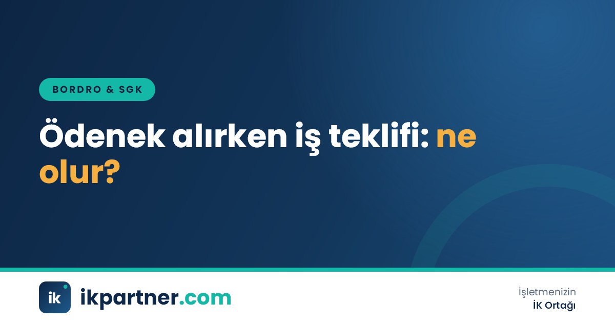 İş görüşmesinde el sıkışan aday ve işveren, masada işe giriş evrakları