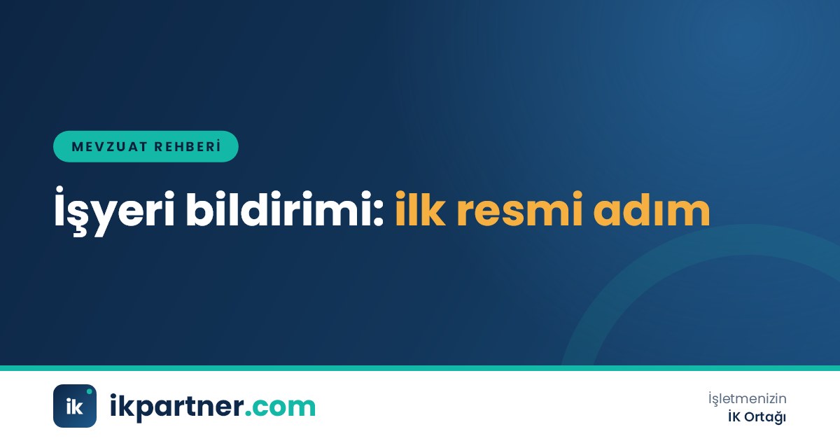 Yeni açılan bir işyerinin kapısında evrak dosyasıyla bekleyen işveren görseli