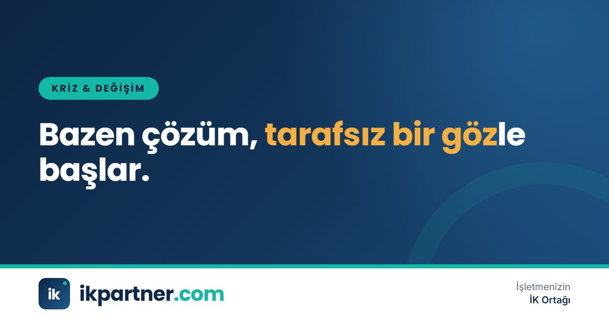 İki çalışan arasında tarafsız bir kolaylaştırıcının yönettiği sakin bir arabuluculuk görüşmesi