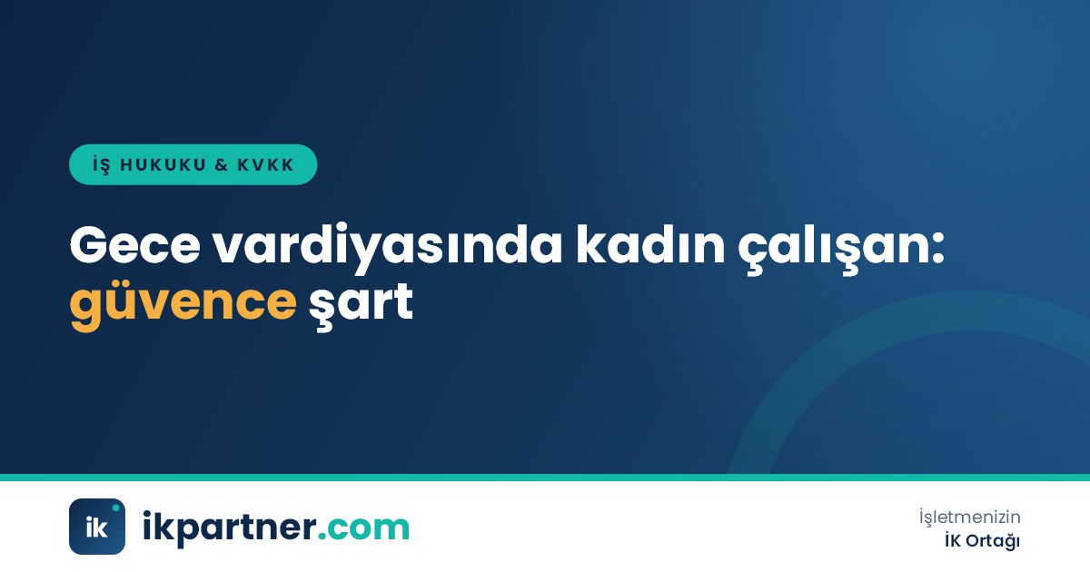 Gece saatlerinde aydınlatılmış bir fabrika girişinde personel servisine binen kadın çalışanlar