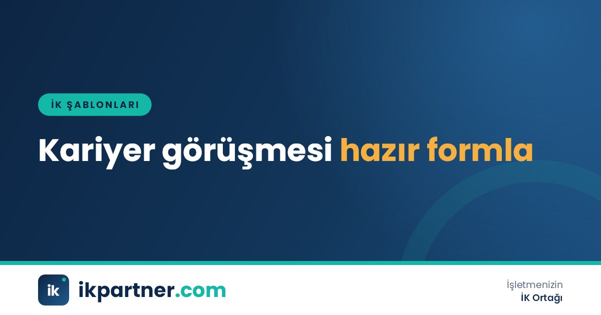 Yönetici ve çalışanın masada kariyer gelişim görüşme formunu birlikte doldurduğu toplantı