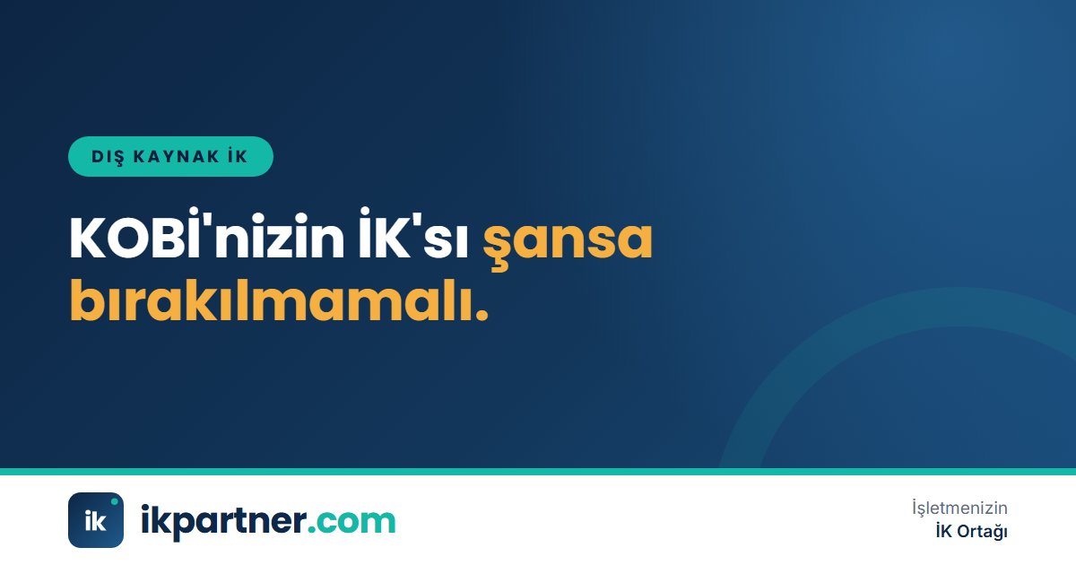 Küçük bir işletme sahibinin İK danışmanıyla masa başında plan yaptığı kapak görseli