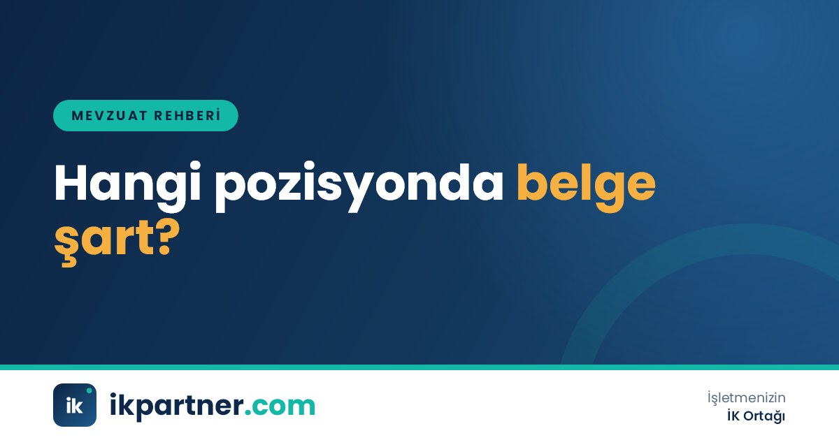 İK uzmanının fabrika pozisyon listesini mesleki yeterlilik belgeleriyle karşılaştırdığı masa