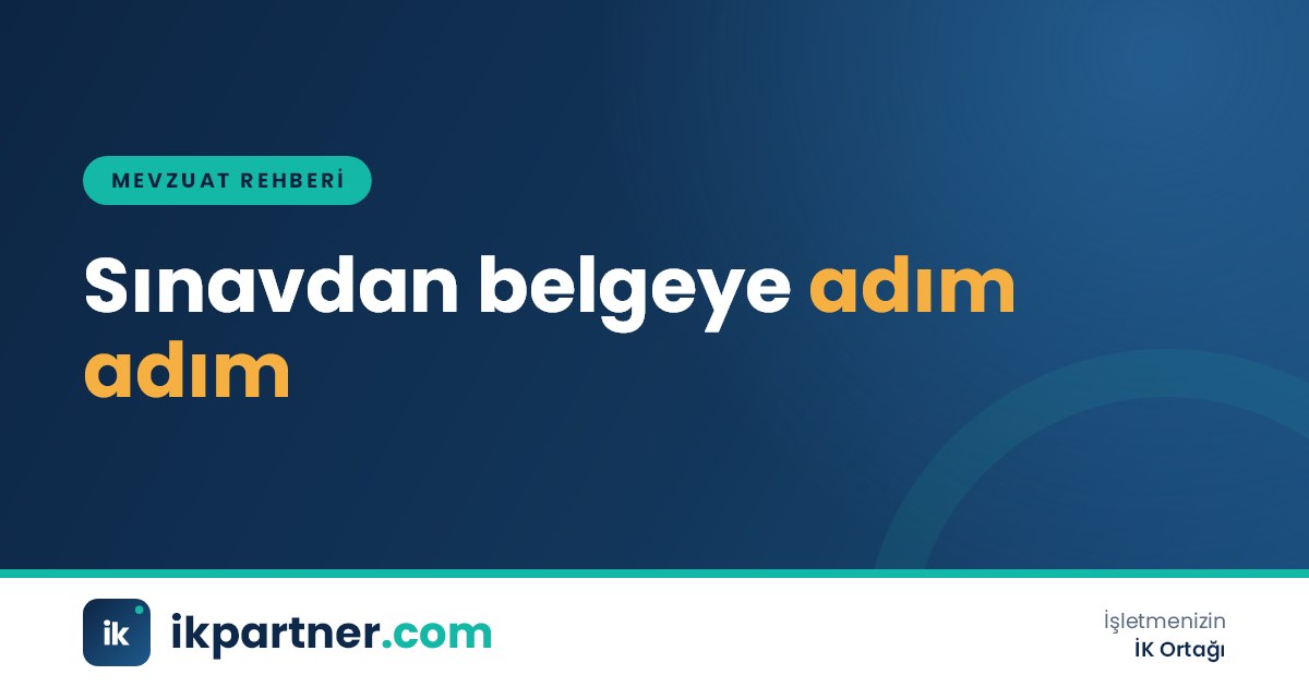 Sınav merkezinde değerlendiricinin bir adayın elektrik tesisatı uygulamasını izlediği an