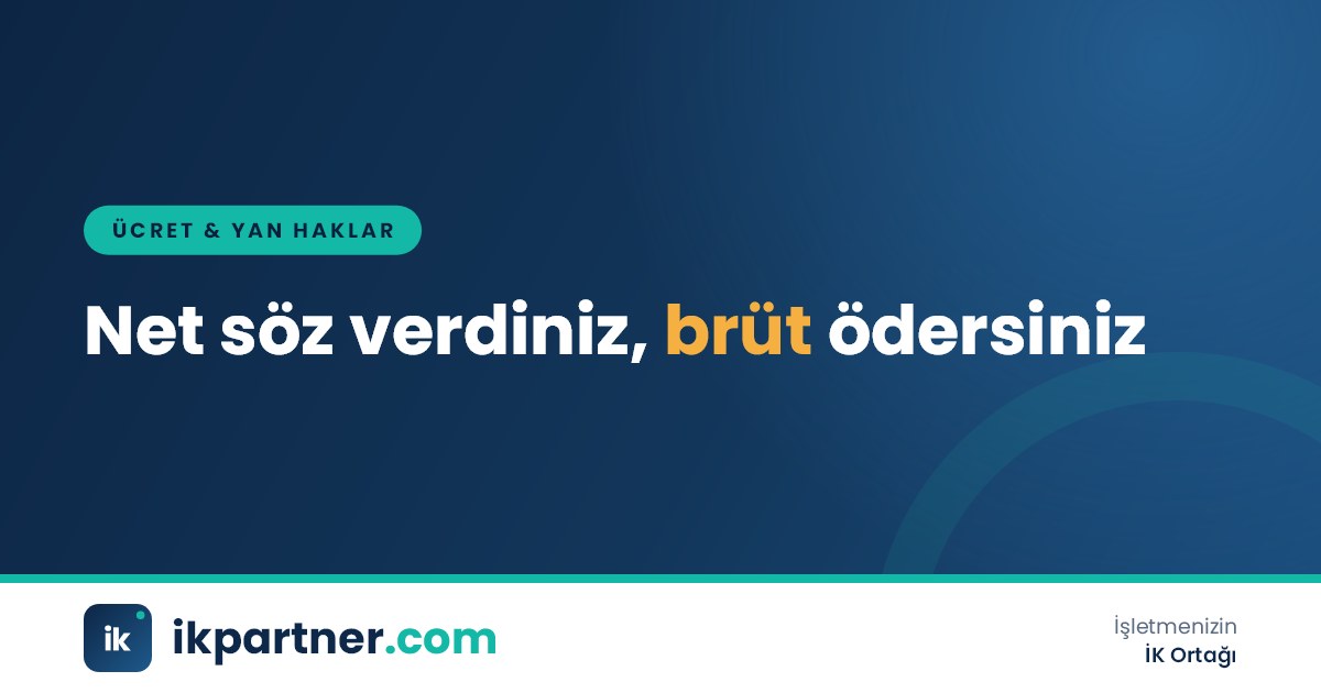 Hesap makinesi, net ve brüt tutarların yazılı olduğu not kâğıtları ve bordro tablosu
