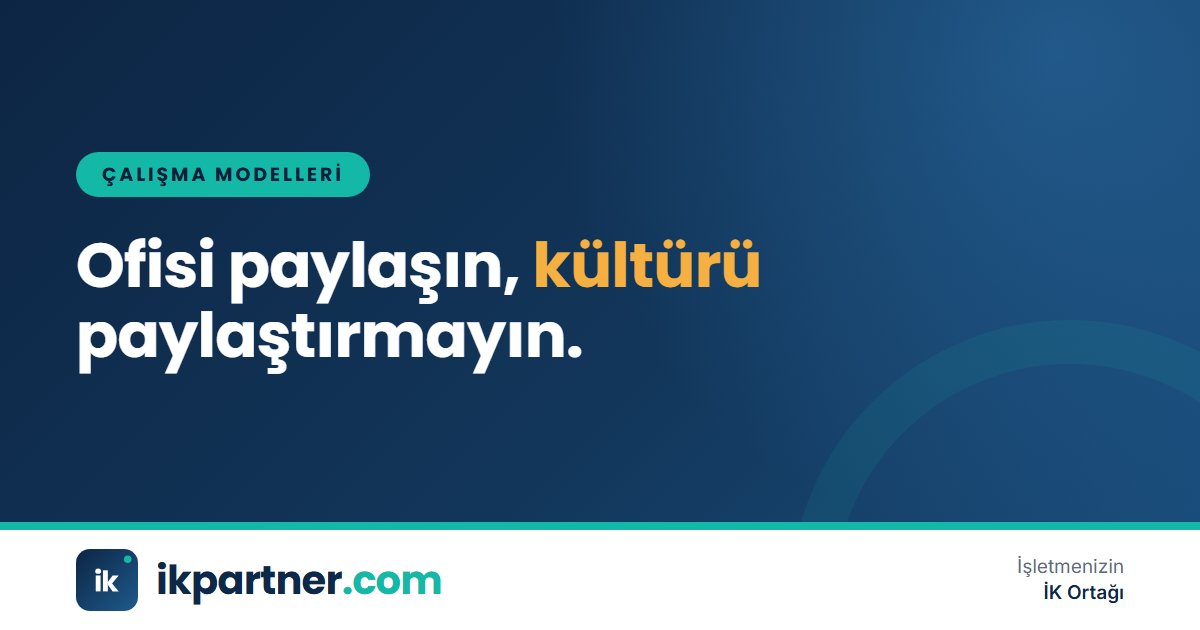 Farklı şirketlerden çalışanların bulunduğu paylaşımlı ofiste kendi masasında toplanan küçük bir ekip