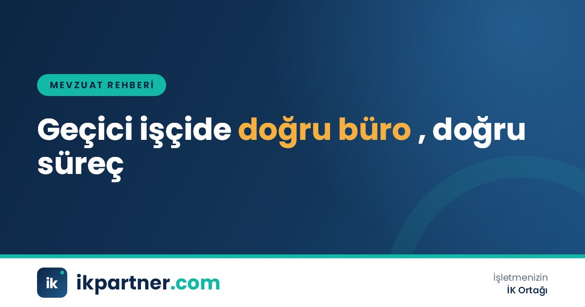 Özel istihdam bürosu temsilcisinin işverenle geçici işçi sözleşmesini görüştüğü ofis ortamı