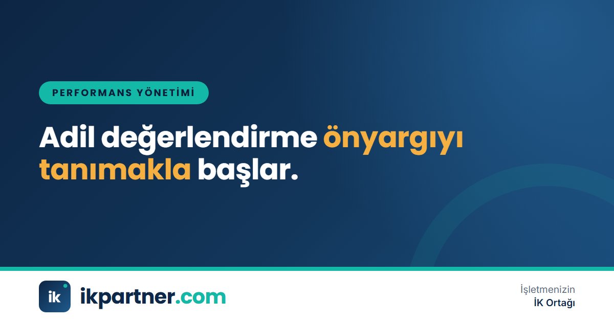 Değerlendirme formunu inceleyen bir yöneticinin önyargıları temsil eden simgelerle çevrili olduğu illüstrasyon