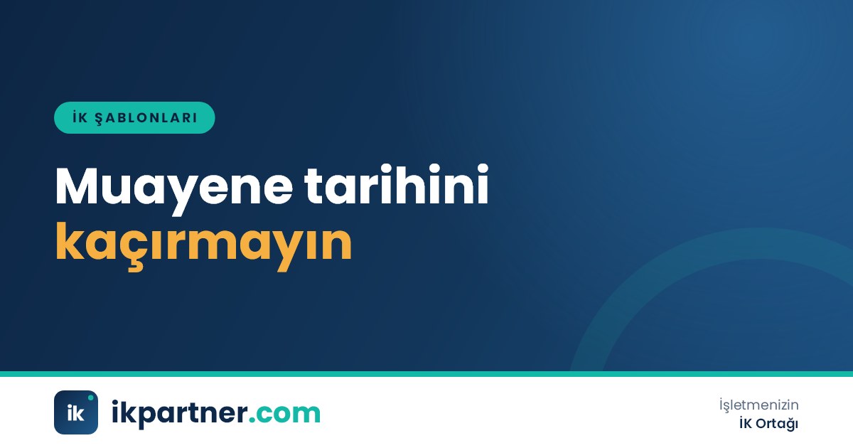 Bilgisayar ekranında renkli uyarılarla periyodik sağlık muayenesi takip tablosunu inceleyen İK uzmanı