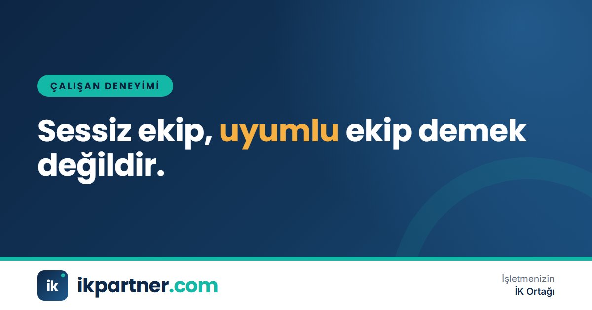 Bir ekip toplantısında genç bir çalışanın elini kaldırıp fikrini paylaştığı ve diğerlerinin dinlediği an