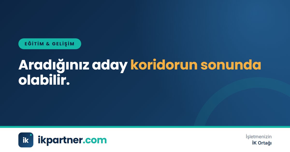 Çalışan profilleri ve beceri kartlarının yer aldığı bir panoyu inceleyen İK ekibi
