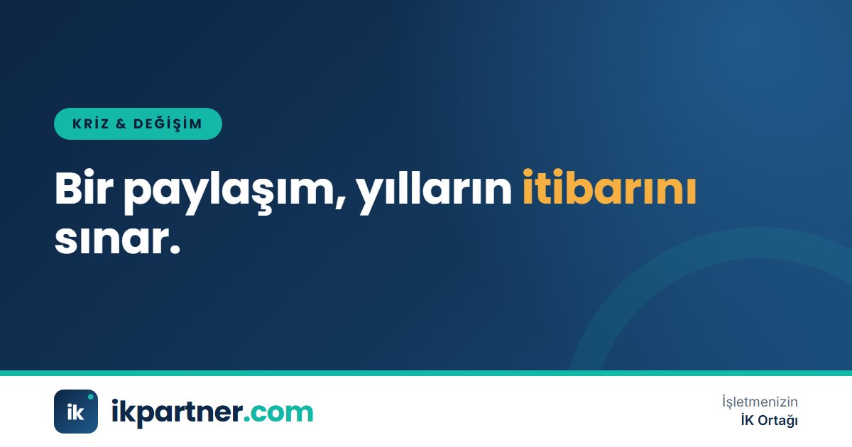 Akıllı telefonda yayılan olumsuz yorumları endişeyle takip eden bir yönetici