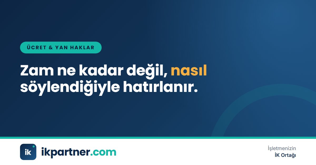 Toplantı odasında çalışanıyla birebir ücret görüşmesi yapan yönetici