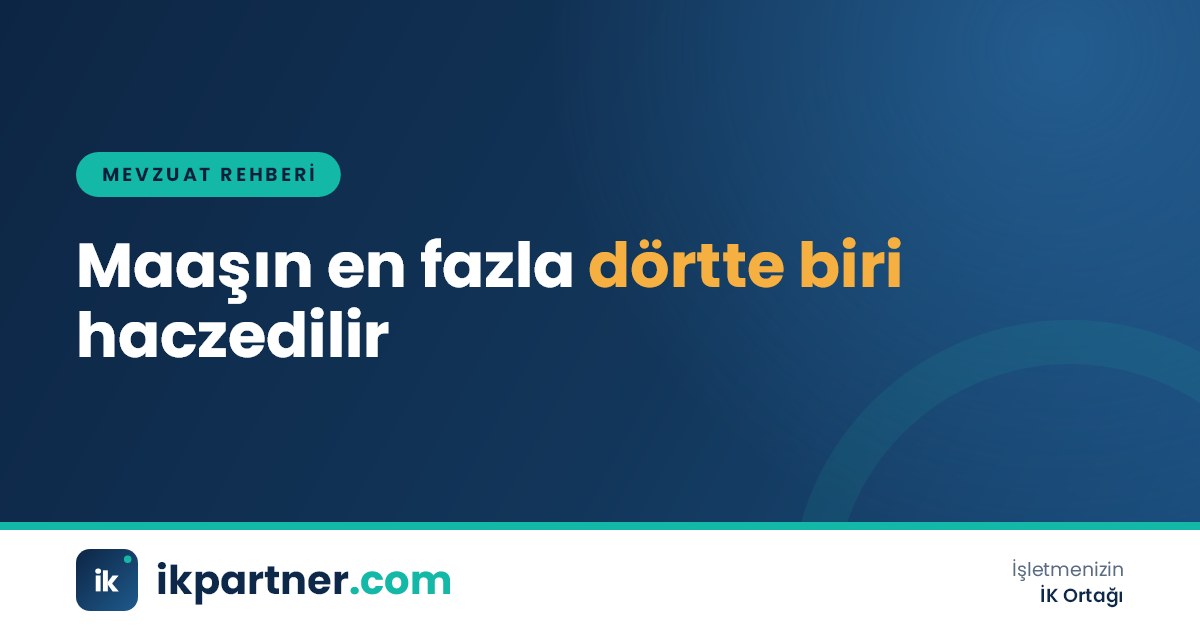 Masada icra müzekkeresi ve bordro belgelerini inceleyen bir bordro uzmanı görseli