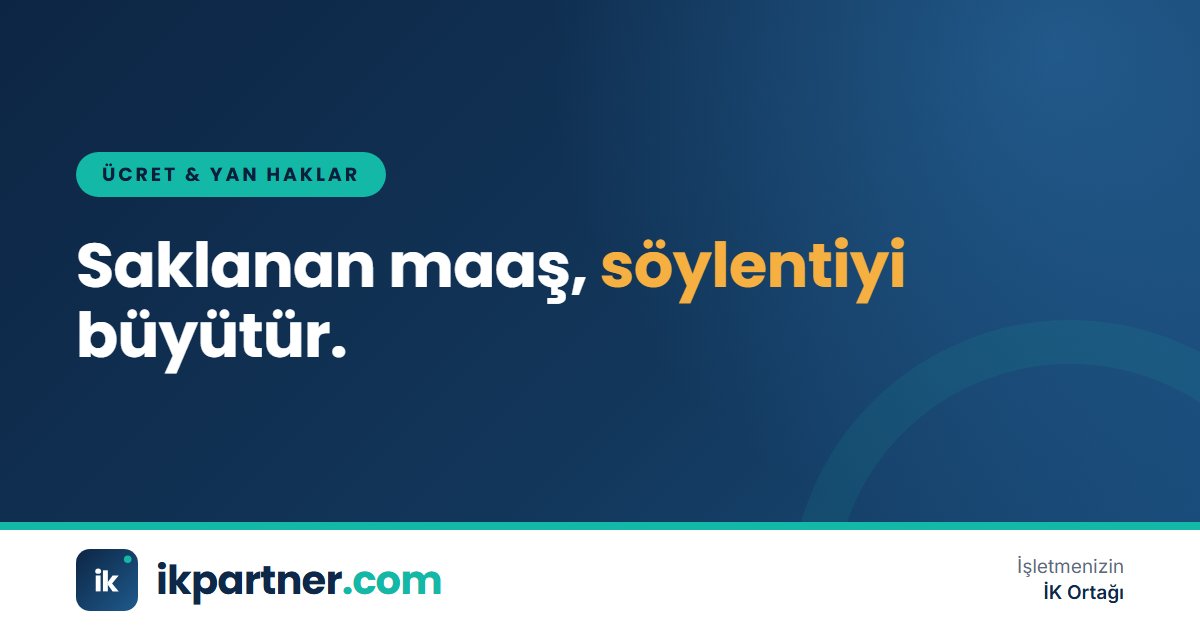 Açık ofiste ücret bantlarını gösteren şemayı çalışanlarına anlatan yönetici
