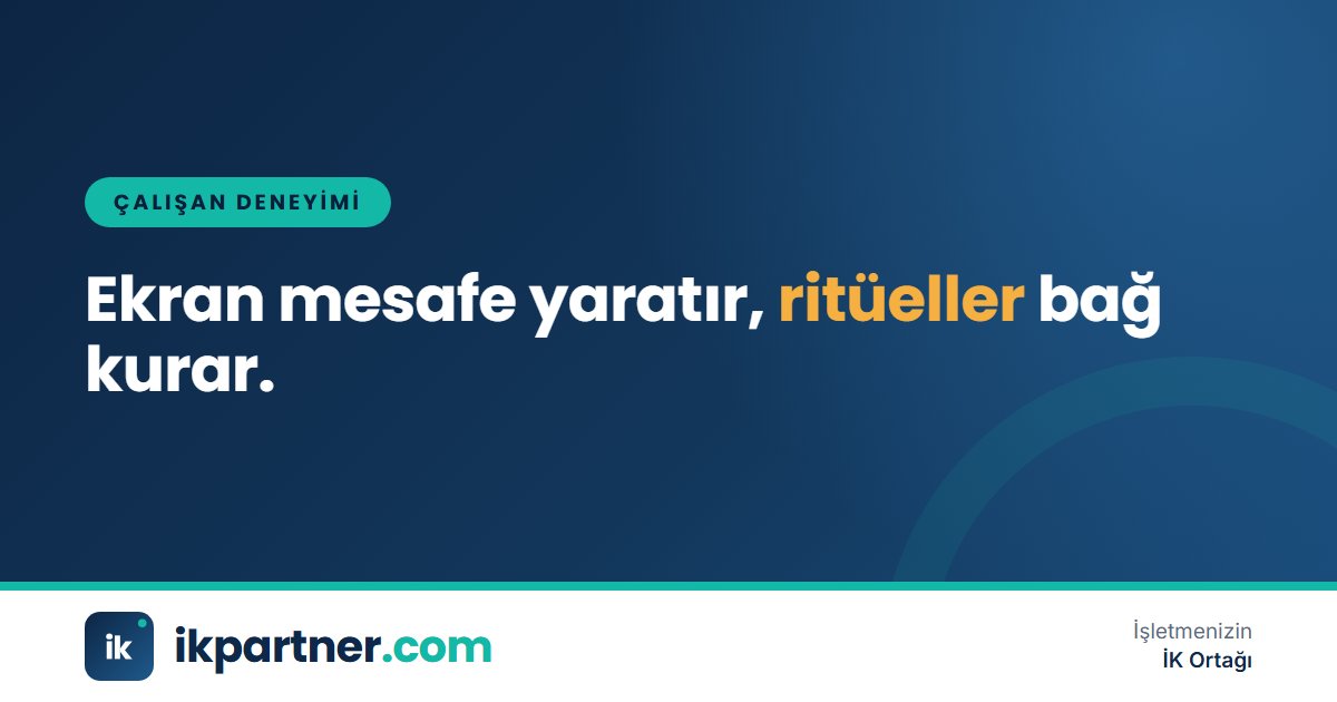 Video konferans ekranında gülümseyerek sohbet eden, farklı şehirlerden bağlanmış uzaktan çalışan ekip