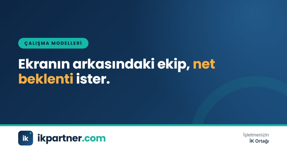 Görüntülü görüşmede ekibiyle haftalık toplantı yapan bir yönetici ve ekranda ekip üyeleri