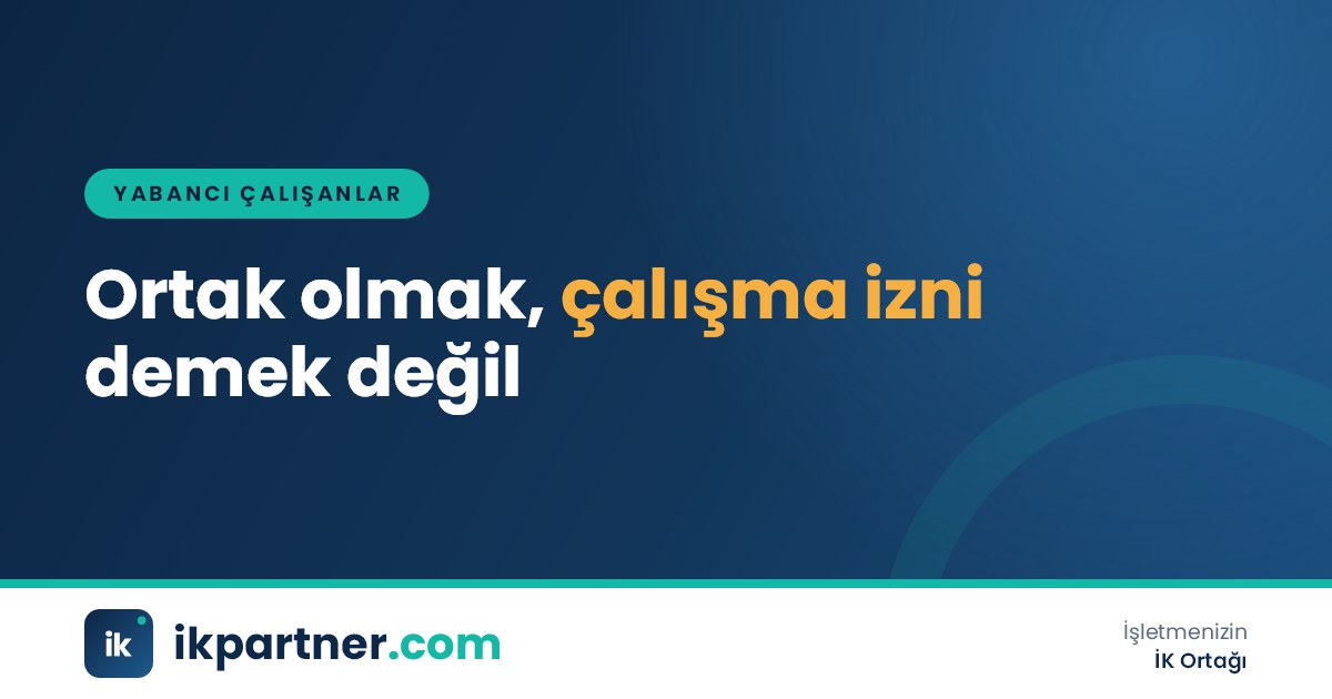 Toplantı masasında şirket ana sözleşmesini inceleyen yabancı ortak ve yöneticiler görseli